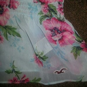 holister shirt (never Worn)🙌