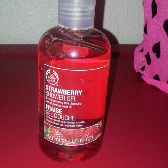 Strawberry shower gel the body shop