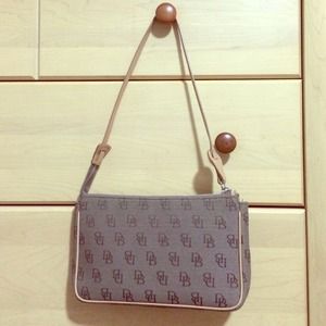 Dooney & Bourke Logo Pouchette like new