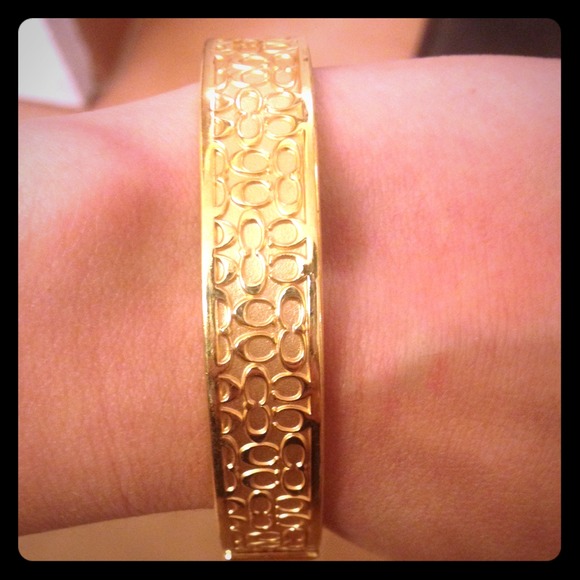 💜SOLD💜 GOLD COACH BANGLE