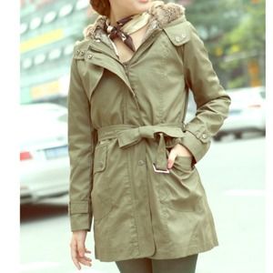 Detachable fur trimmed parka