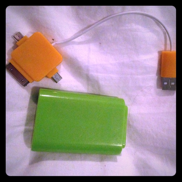 EMERGENCY CELL CHARGER - Picture 1 of 1