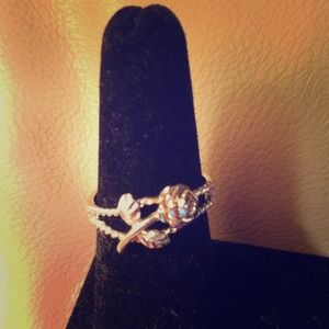 Amazing price!Sterling silver rose ring