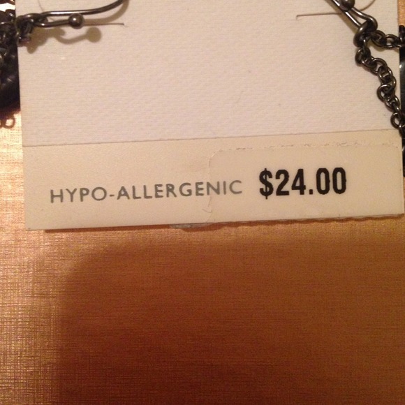 Grey black earrings hypo-allergenic - Picture 3 of 4