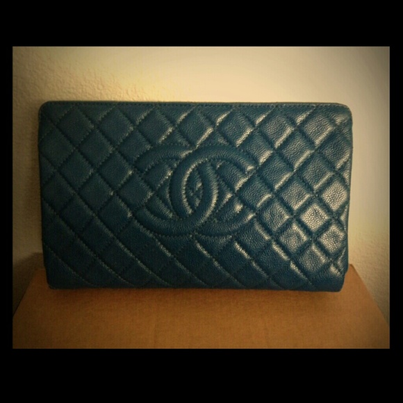 *SOLD* CHANEL Timeless Clutch Caviar NEW