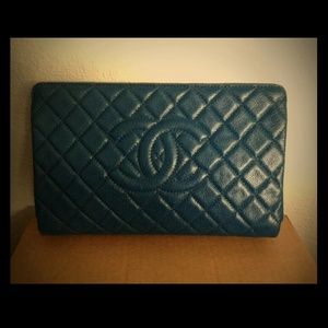 *SOLD* CHANEL Timeless Clutch Caviar NEW
