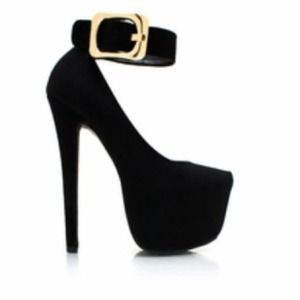 Big Buckle Platform Pumps