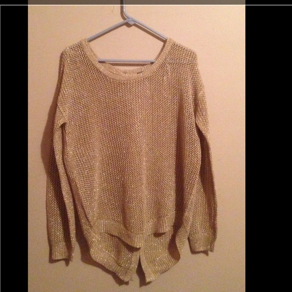 Sweaters - 🎉Host Pick🎉Gold Sparkly Sweater