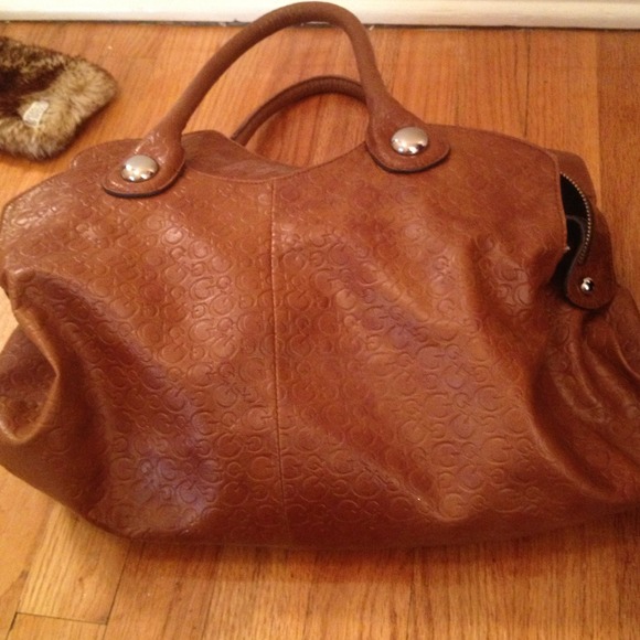 Guess purse - Picture 4 of 4