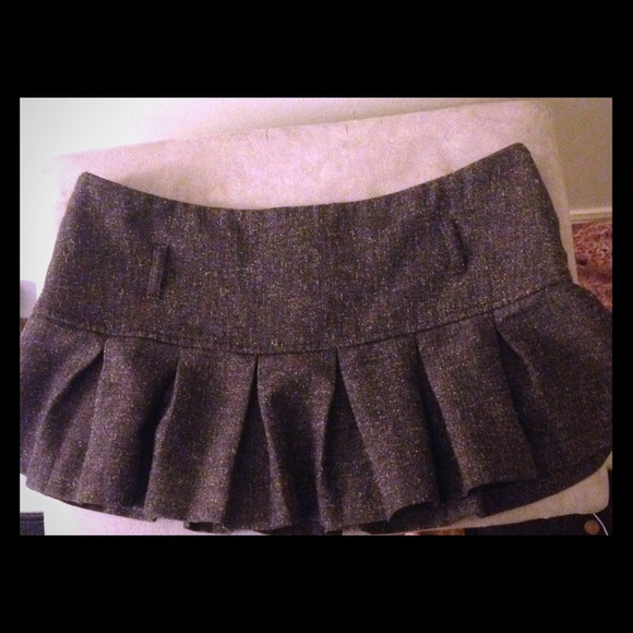 Tweed mini skirt