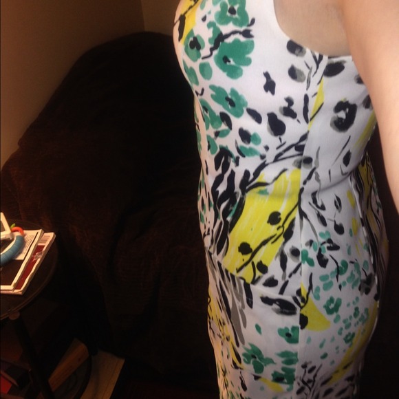 Sleeveless water color pencil dress