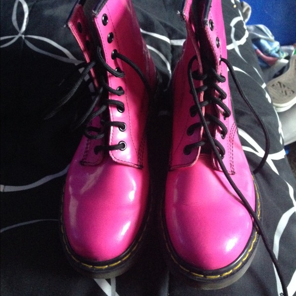 😲sold😲Doc Martens hot pink