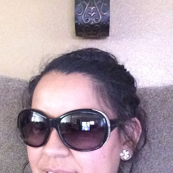 Bvlagari sunglasses - Picture 4 of 4