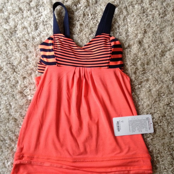 Bundle new lululemon top & black no limit size 4