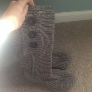 Grey knit Uggs