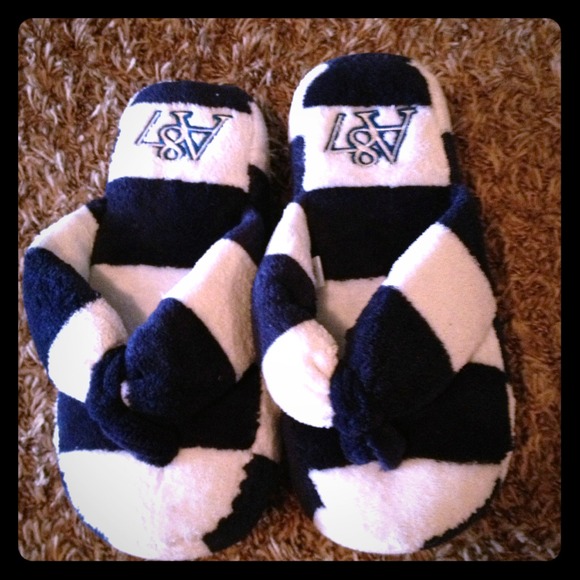 Arie foam slippers