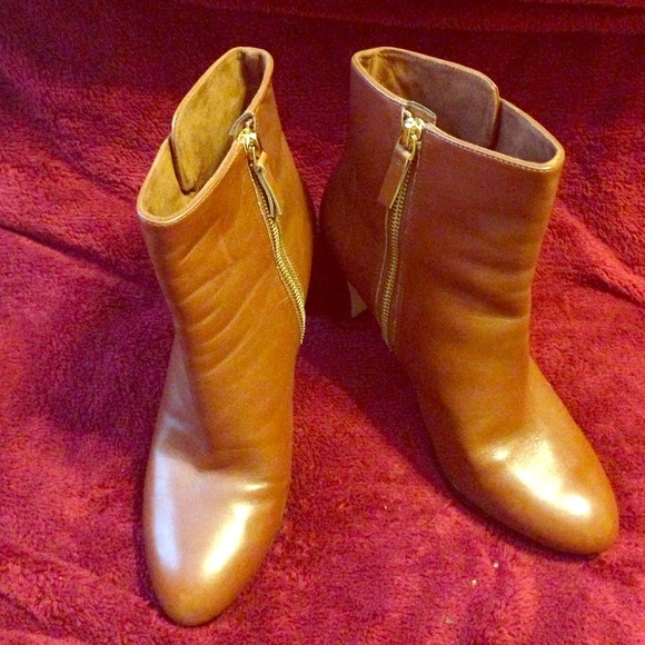 Nine West brown leather booties
