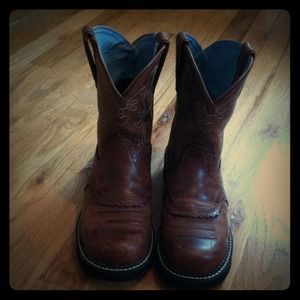 Ariat fat baby boots worn once