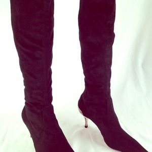 New Donald J Pliner Berlyn Black Suede Boots.