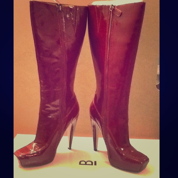 Size 7 1/2 Red Sway Bakers Boots