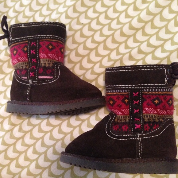 Cherokee Toddler Sz 5