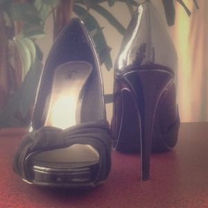 Black Dressy Pump