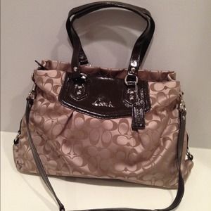 ❌SOLD❌auth Coach signature Ashley