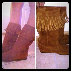 Brown Minnetonka fringe boots