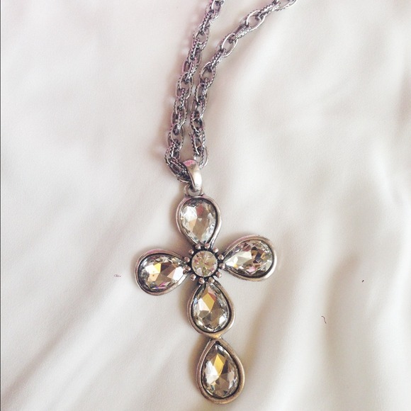 βοΈBUNDLEDβοΈStunning Large CrystalCross Necklace - Picture 2 of 4