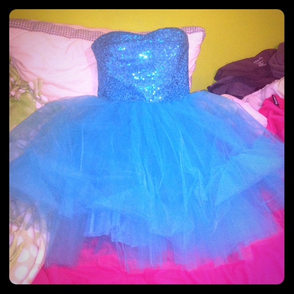 ❗️SMALL HOMECOMING DRESS❗️