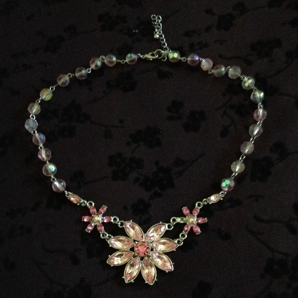 ‼️🚫SOLD🚫‼️Gorgeous Iridescent Beads Necklace