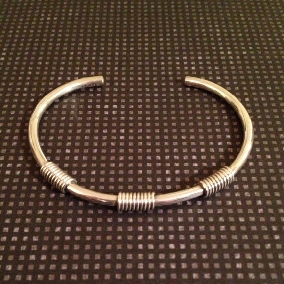 🎀Sold in Bundle!🎀Silver Cuff Bracelet