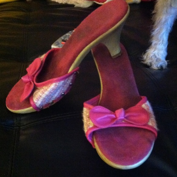 Pink tweed heels