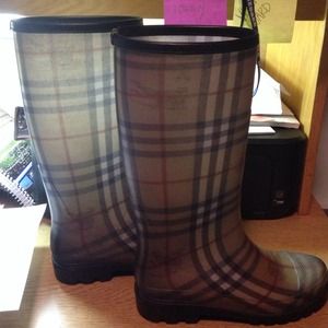 AUTHENTIC Burberry rainboots
