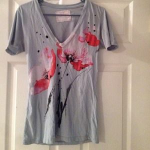 V-neck tshirt with floral design