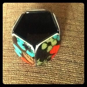 Floral thick bracelet