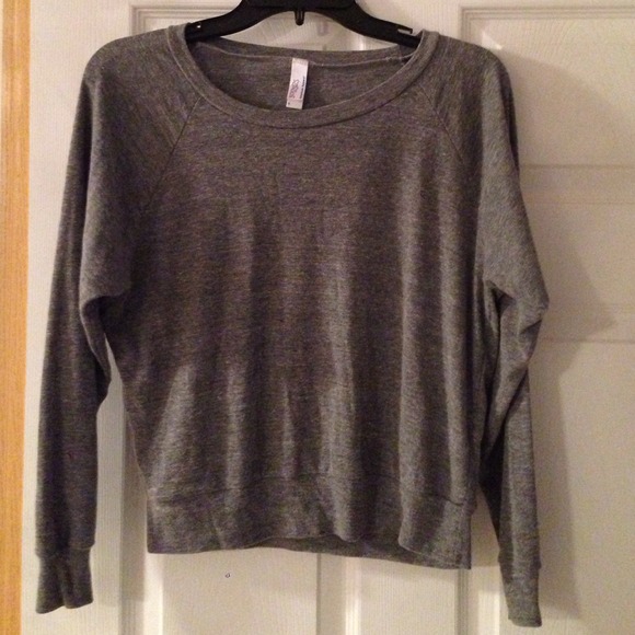 American Apparel grey top. quarter length sleeves