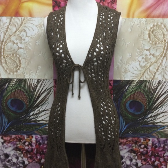 Charlotte Russe Tops - 🎉SALE {Charlotte Russe} brown crochet vest