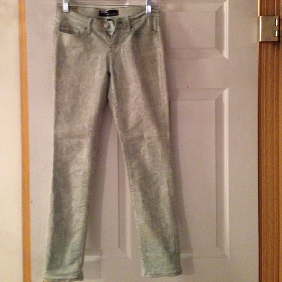 BDG ankle cigarette light green pant