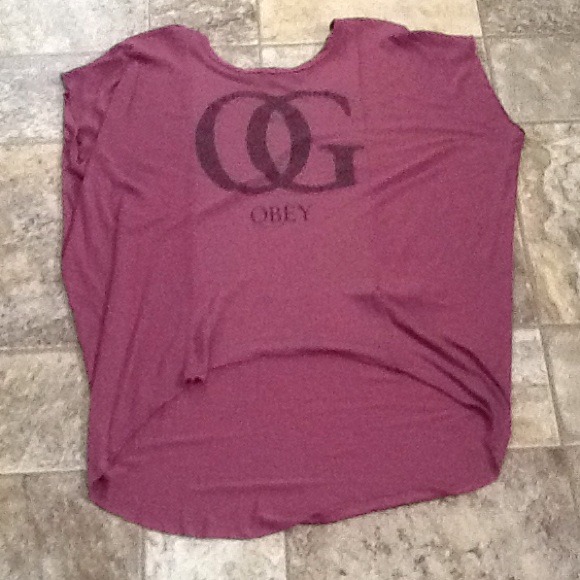 Tops - Flowy Obey top