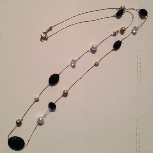 Long black and white necklace