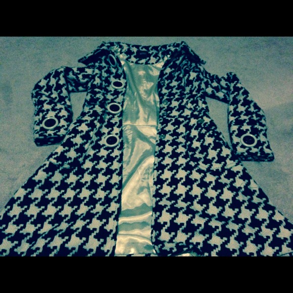 XOXO 🎀Winter jacket!🎀 - Picture 3 of 4