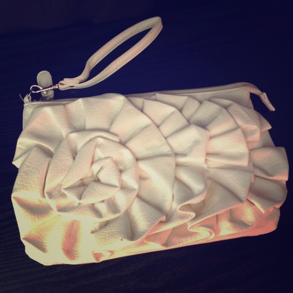 White flower hand purse $5