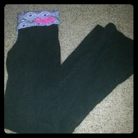 Tribal print vs yoga pants ♥