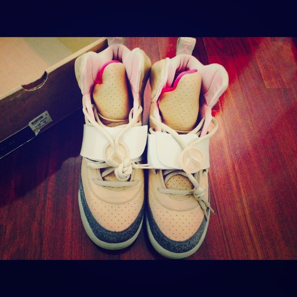 Nike Shoes - Air Yeezy 1 size 12 tan/tan