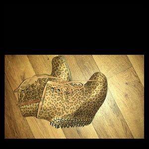 Leppard spiked wedges((reduced))