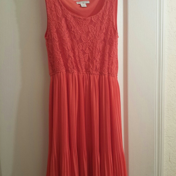 Cotton On sophisticated dress - Picture 2 of 3