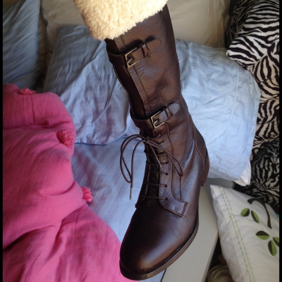 ❤️Authentic❤️ Burberry leather boots