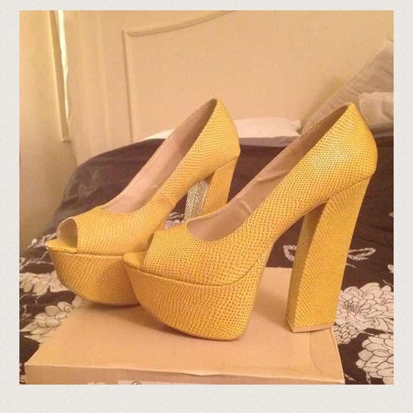 FRH Yellow Platform Heels size 7