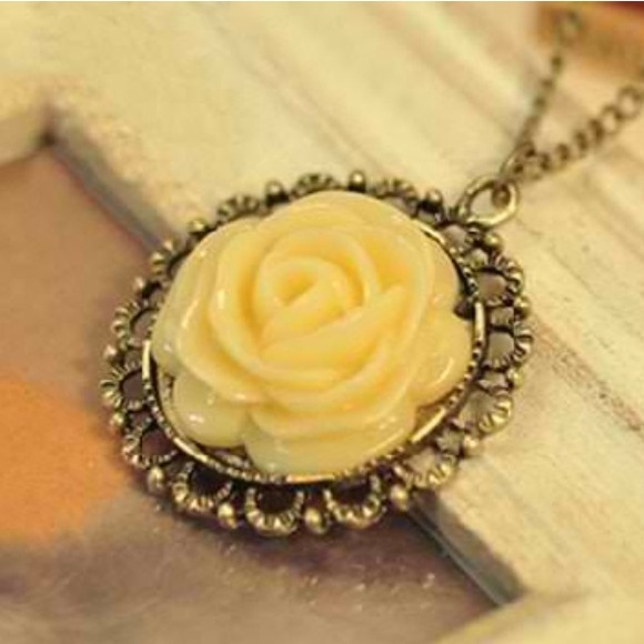 Unique Vintage Inspired Bronze Flower Necklace - Picture 3 of 4
